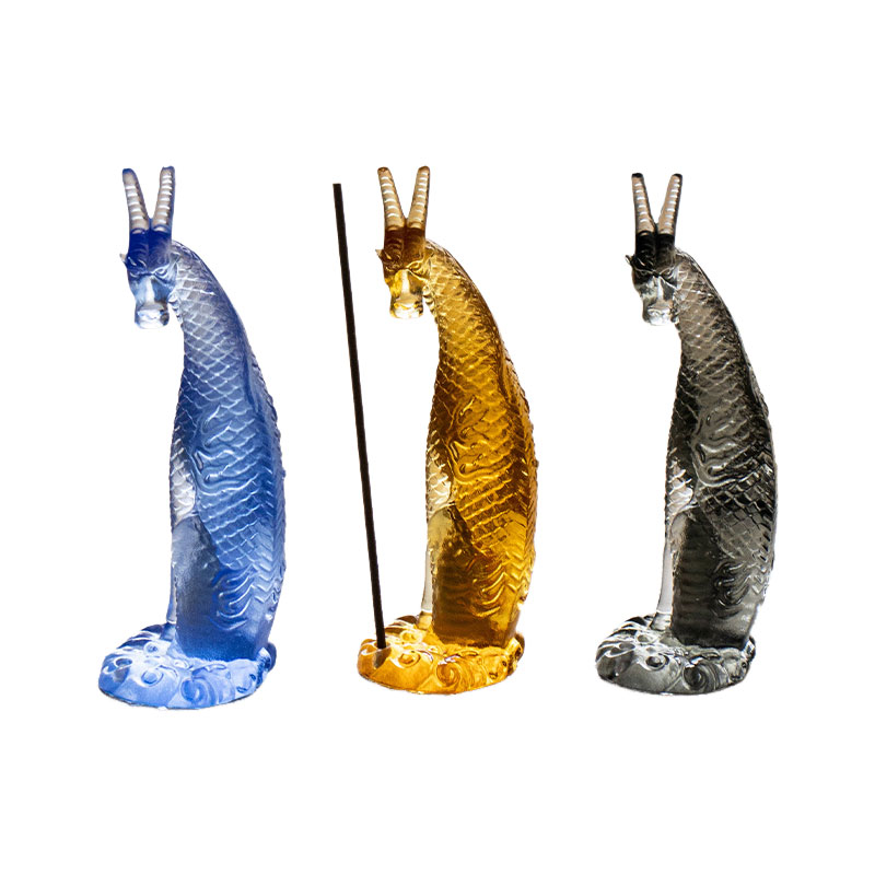 May hawak ng Insenso ng Kirin na Salamin