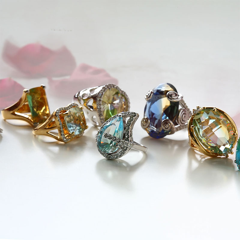 Singsing na may hiwa na salamin na hugis patak ng luha