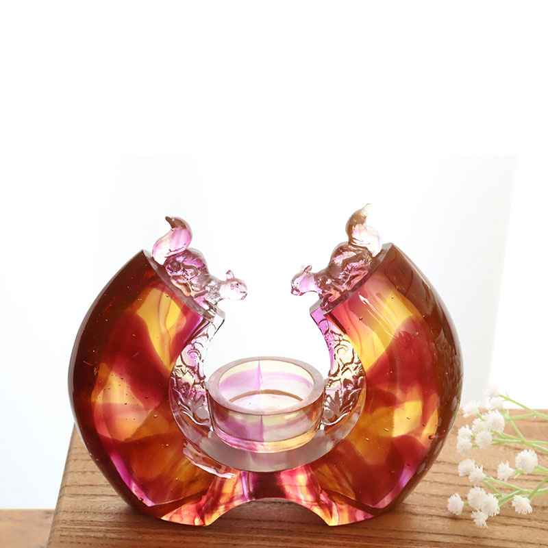 Kulay lilang glaze candlestick